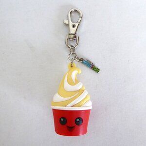 NEW DISNEY PARKS WISHABLES DOLE WHIP DESSERT CUP KEYCHAIN CHARM
